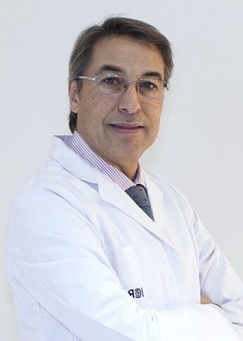 Doctor Dermatologist Ricky Santeugini Artusa